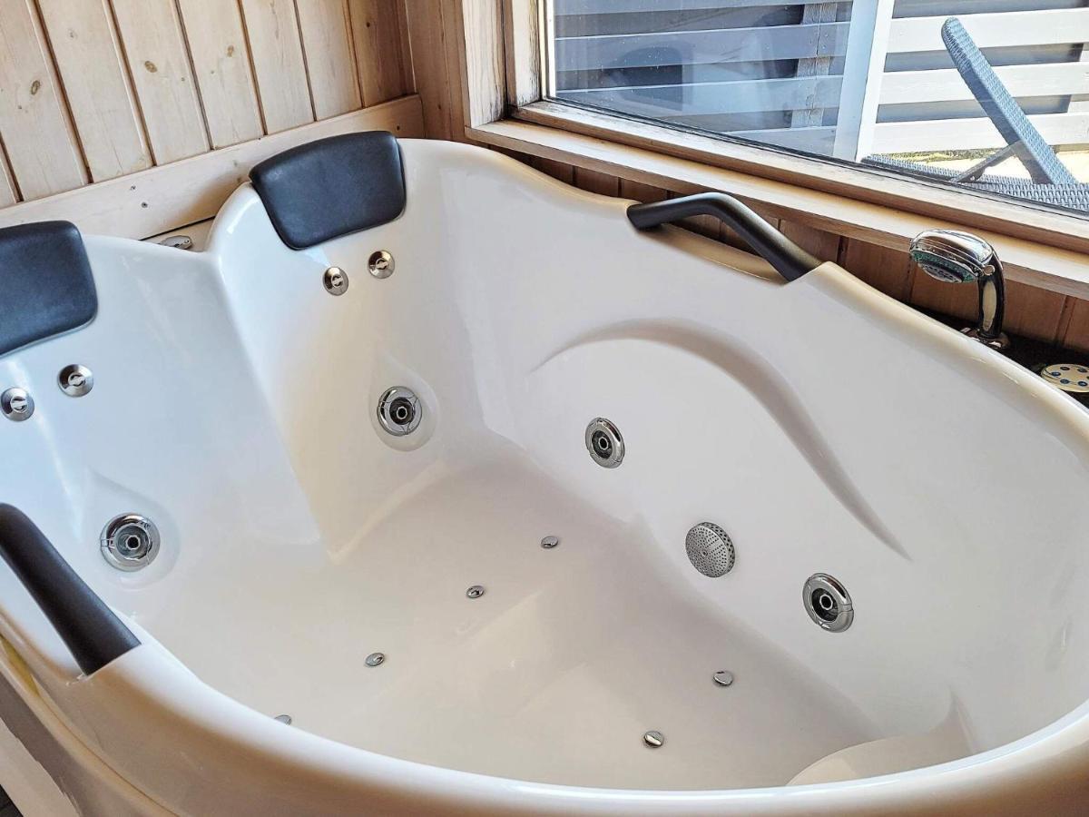 8 Person Holiday Home In Nex Snogebaek Luaran gambar