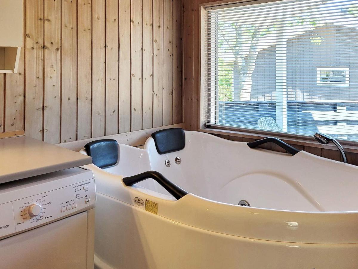 8 Person Holiday Home In Nex Snogebaek Luaran gambar